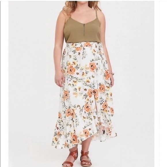 Torrid Floral Wrap Maci Skirt in Yellow‎ Size 3X - Picture 1 of 6